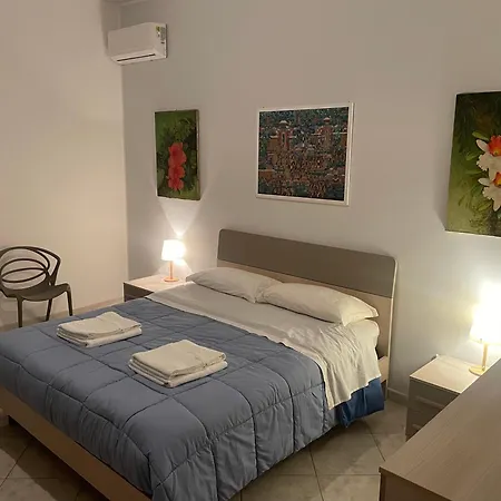 Casa Buonarroti, Comoda, Pochi Passi Da E Centro